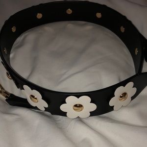 Michael Kors daisy guitar strap
